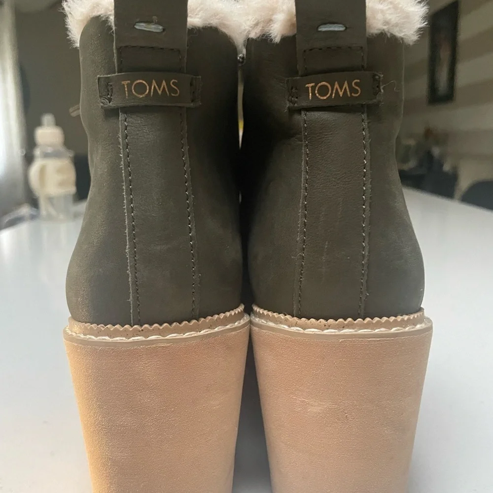 Toms Dark Green Wedge Boots with Tan Sole